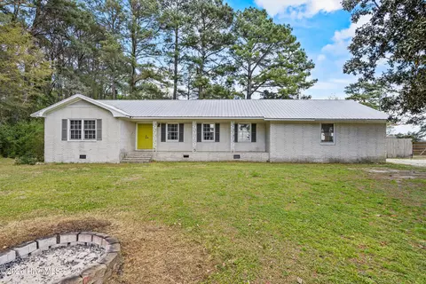 1361 Fountaintown Rd, Beulaville, NC 28518