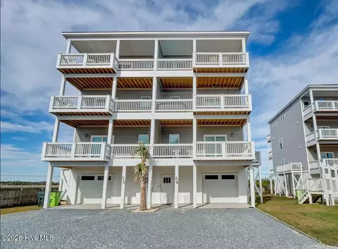 208 Goldsboro Dr, North Topsail Beach, NC 28460