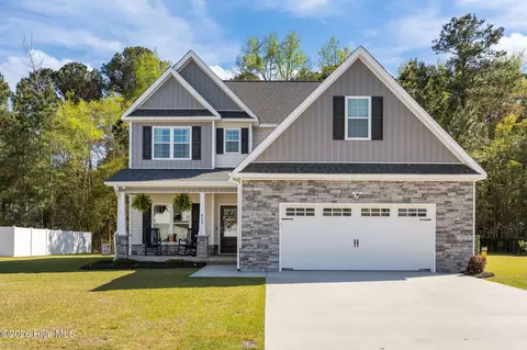 613 Megan Dr, Greenville, NC 27834