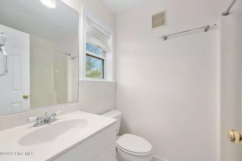 Bath - 106 William Tryon Ct, Kill Devil Hills, NC 27948 photo 3 of 5