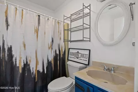 Bath - 140 Marlin Dr, Holden Beach, NC 28462 photo 2 of 2