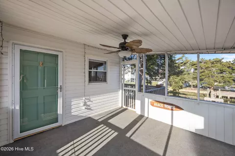 Exterior - 140 Marlin Dr, Holden Beach, NC 28462 photo 5 of 7