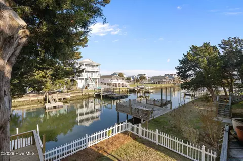 View/Area - 140 Marlin Dr, Holden Beach, NC 28462 photo 1 of 10