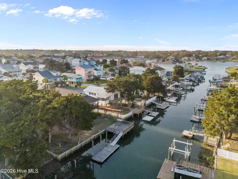 View/Area - 140 Marlin Dr, Holden Beach, NC 28462 photo 2 of 10