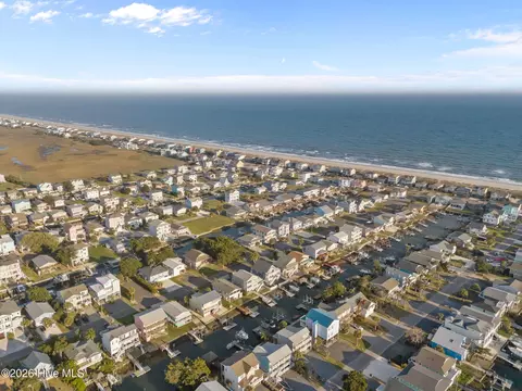View/Area - 140 Marlin Dr, Holden Beach, NC 28462 photo 5 of 10
