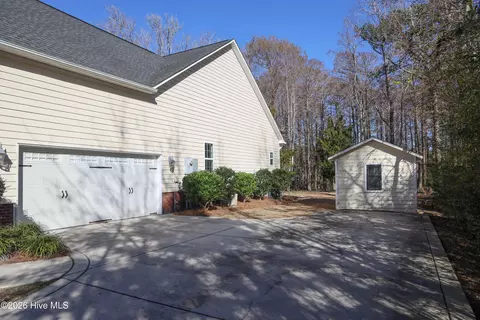 Exterior - 167 Hydrangea Ln, Hampstead, NC 28443 photo 2 of 12