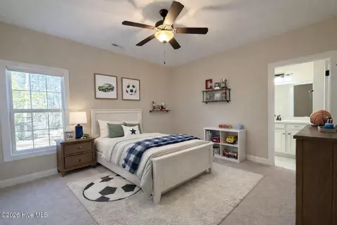Bedroom - 167 Hydrangea Ln, Hampstead, NC 28443 photo 7 of 12