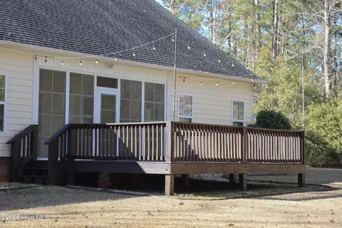 Exterior - 167 Hydrangea Ln, Hampstead, NC 28443 photo 7 of 12