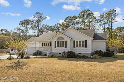 120 Robin Cres, Cape Carteret, NC 28584
