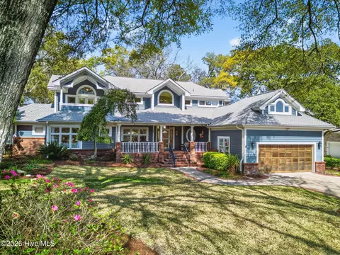 70 Clubhouse Dr SW, Supply, NC 28462
