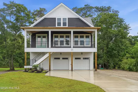 305 Landon Ln, Sneads Ferry, NC 28460