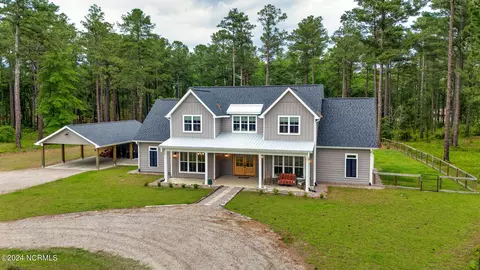 1005 Youngs Rd, Vass, NC 28394