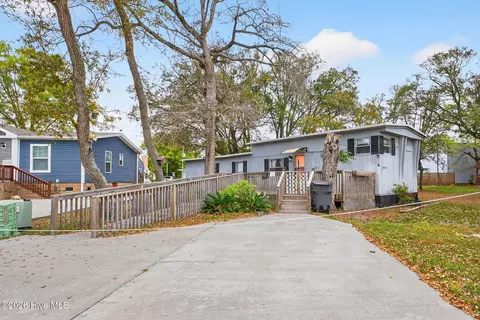 6895 14th St SW, Ocean Isle Beach, NC 28469