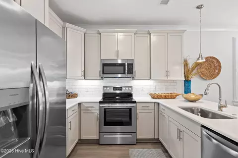Kitchen - 1388 Albacore Loop, Calabash, NC 28467 photo 3 of 5