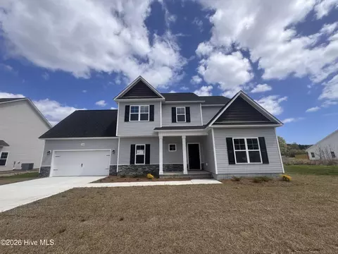106 Woodford Dr, Jacksonville, NC 28540