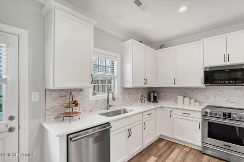 Kitchen - 124 Lark Dr, West End, NC 27376 photo 4 of 6