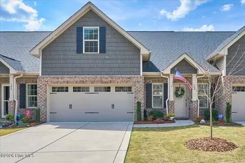 124 Lark Dr, West End, NC 27376