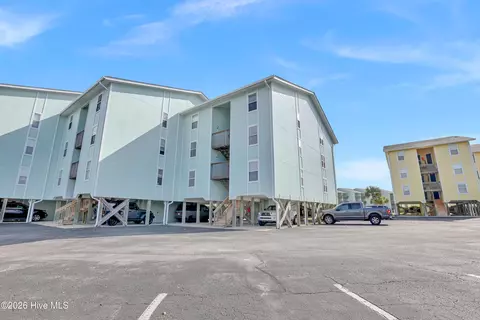 918 N New River Dr #331, Surf City, NC 28445