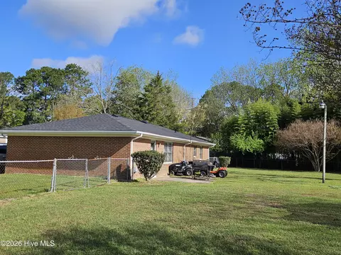 109 Weldon Dr, Dudley, NC 28333 photo 2