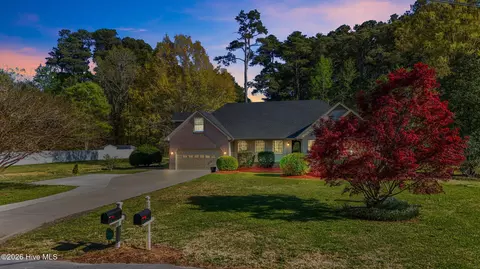 201 Gaston Dr, Elizabeth City, NC 27909