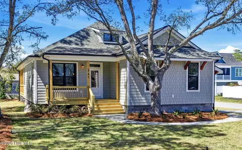 141 NE 39th St, Oak Island, NC 28465