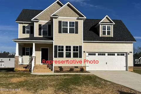 201 Spring Meadows Dr, Aberdeen, NC 28315