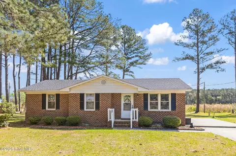 212 Circle Dr, Snow Hill, NC 28580
