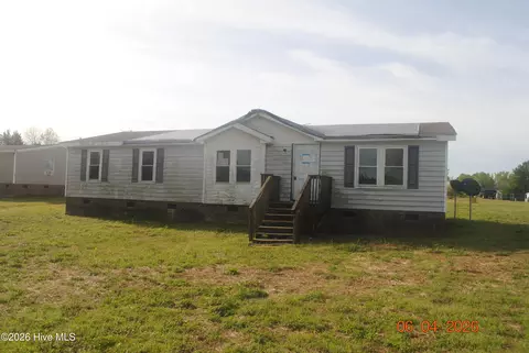 116 Sayers Ln, Richlands, NC 28574