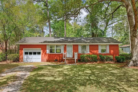 703 E Kristi Cir, Burgaw, NC 28425