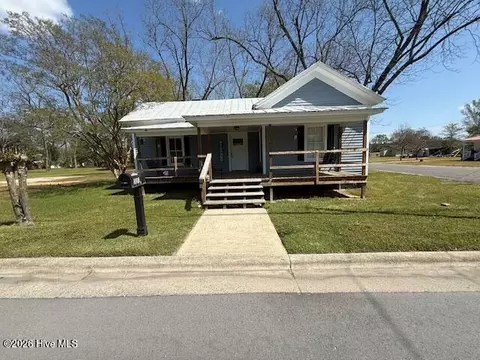 321 S William Hooker Dr, Hookerton, NC 28538