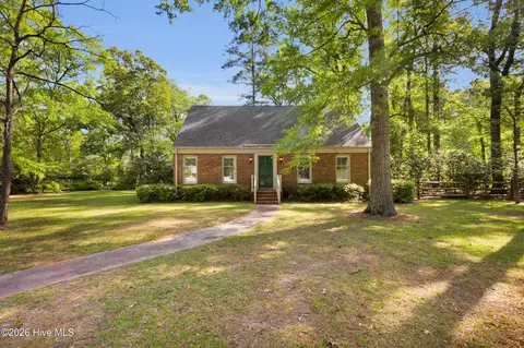 3536 Canterbury Rd, Trent Woods, NC 28562
