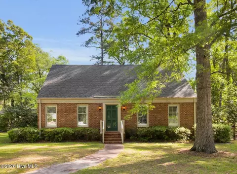 3536 Canterbury Rd, Trent Woods, NC 28562