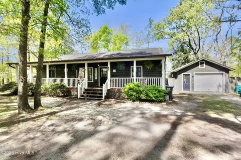 161 Paul Dr, Trenton, NC 28585