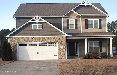 156 Peytons Ridge Dr, Hubert, NC 28539