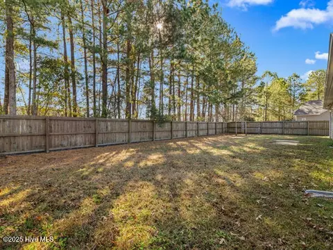 Exterior - 105 Clymer Ct, Hubert, NC 28539 photo 3 of 4