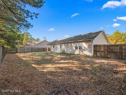 Exterior - 105 Clymer Ct, Hubert, NC 28539 photo 2 of 4