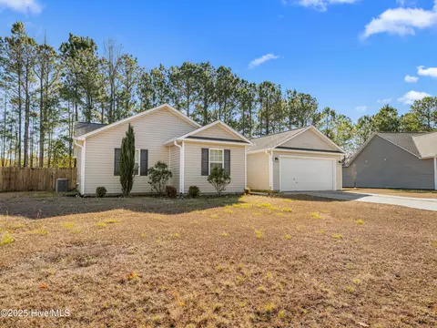 Exterior - 105 Clymer Ct, Hubert, NC 28539 photo 1 of 4