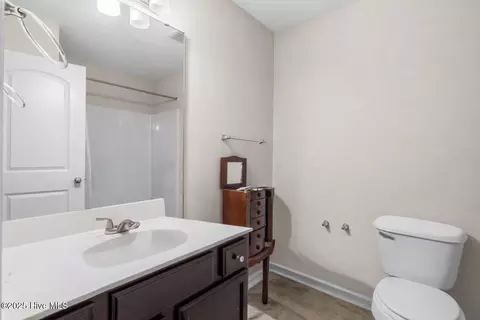Bath - 105 Clymer Ct, Hubert, NC 28539 photo 2 of 2