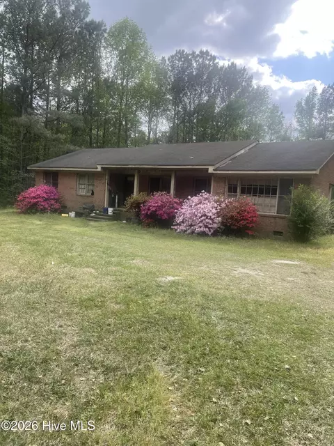 1311 Bill Town Rd, Rose Hill, NC 28458
