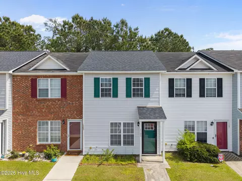 1305 Timberlake Trl, Jacksonville, NC 28546