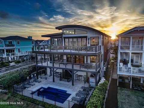 834 Fort Fisher Blvd N, Kure Beach, NC 28449