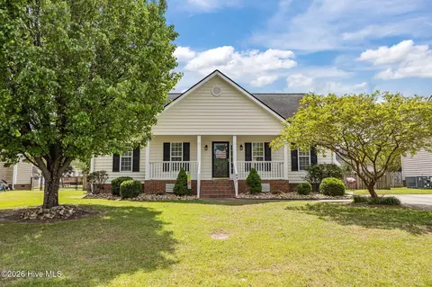 692 Carrington Ln, Winterville, NC 28590