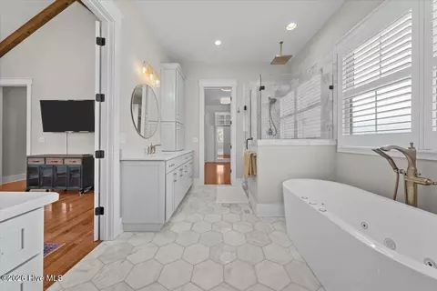 Bath - 19 Chestertown Dr, Pinehurst, NC 28374 photo 2 of 9