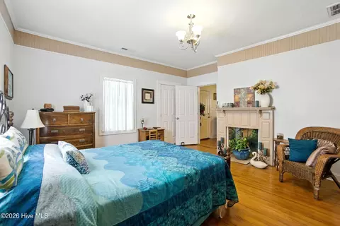 Bedroom - 401 E Queen St, Edenton, NC 27932 photo 2 of 5