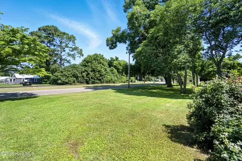 Exterior - 401 E Queen St, Edenton, NC 27932 photo 8 of 8