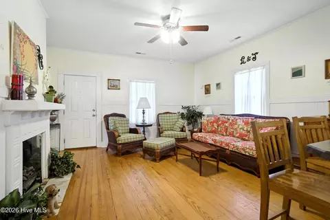 Living - 401 E Queen St, Edenton, NC 27932 photo 1 of 1