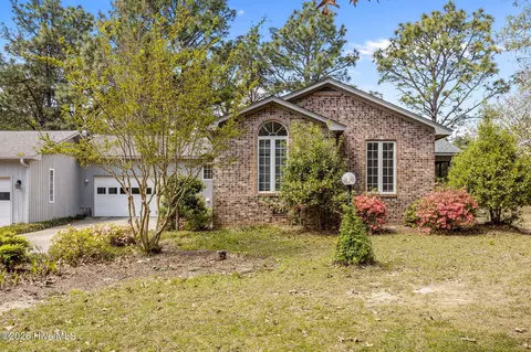 119 Sandham Ct, West End, NC 27376