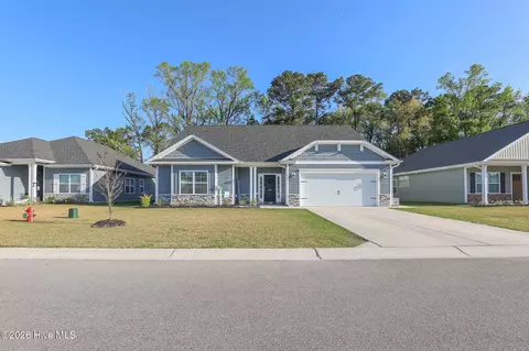 907 Eakins Ln, Richlands, NC 28574