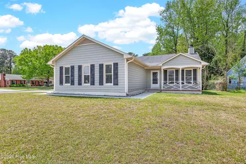 110 Stone Ct, Jacksonville, NC 28540