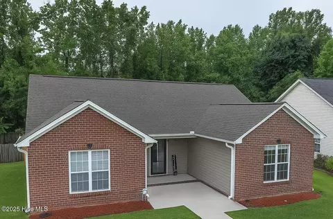 3840 Countryaire Dr, Ayden, NC 28513